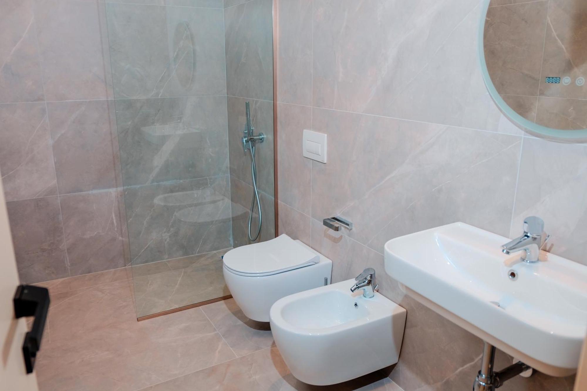 Laid Hotel Vlore Ngoại thất bức ảnh